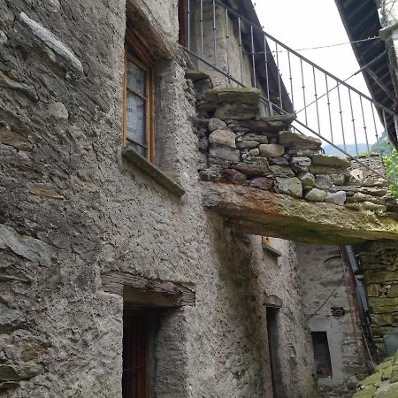 Il Fiume Di Fianco. Appartamento Alta Valsesia Mollia Eksteriør bilde